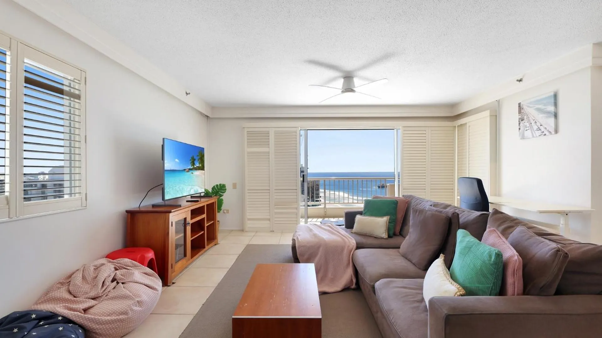 Surfers Paradise Escape With Premium Amenities Gold Coast Apartment