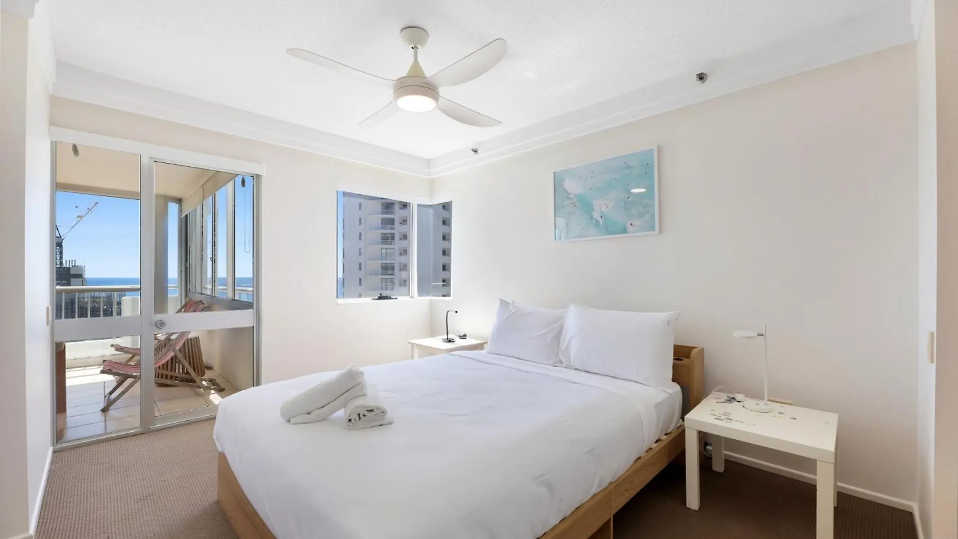 Surfers Paradise Escape With Premium Amenities Gold Coast Apartment