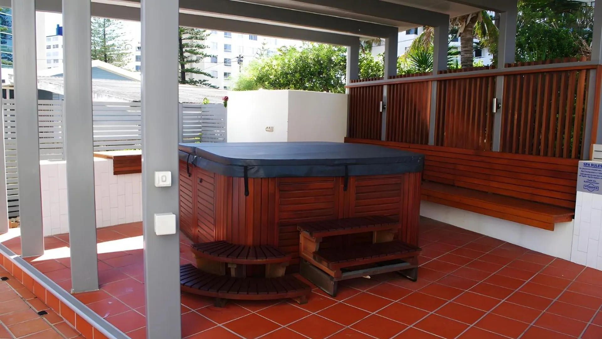 Surfers Paradise Escape With Premium Amenities Gold Coast Apartment
